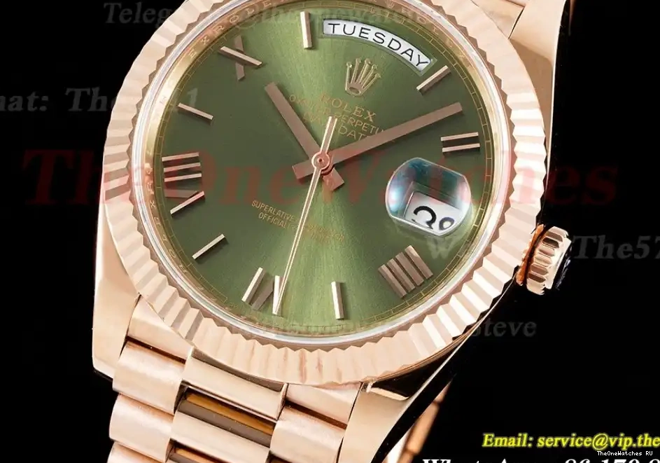 A2836 Green EWF RG 40mm DayDate Rmn RG 0228